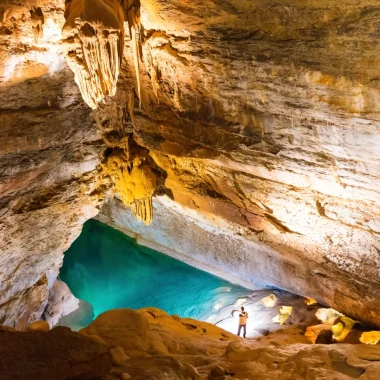 En famille : profitez de la fraîcheur des grottes