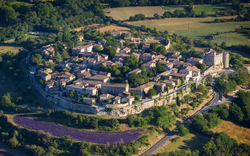 Partez à l’aventure avec le Rallye des Plus Beaux Villages de France Gardois